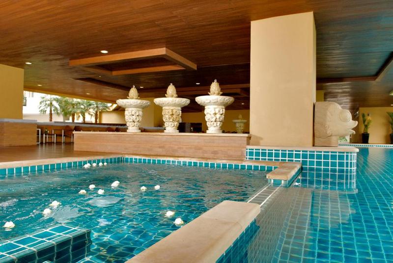 The Narathiwas Hotel & Residence Sathorn Bangkok - Havuz