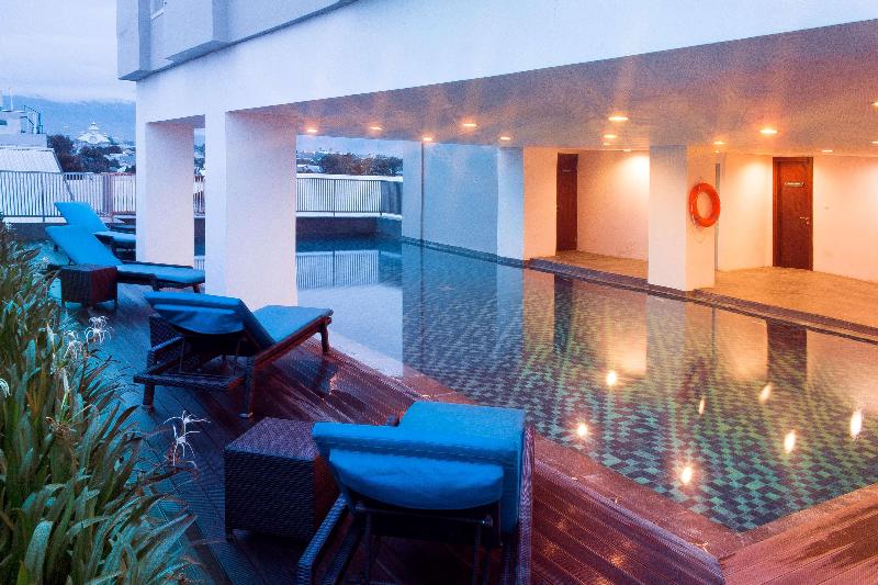 Best Western Plus Coco Palu - Havuz