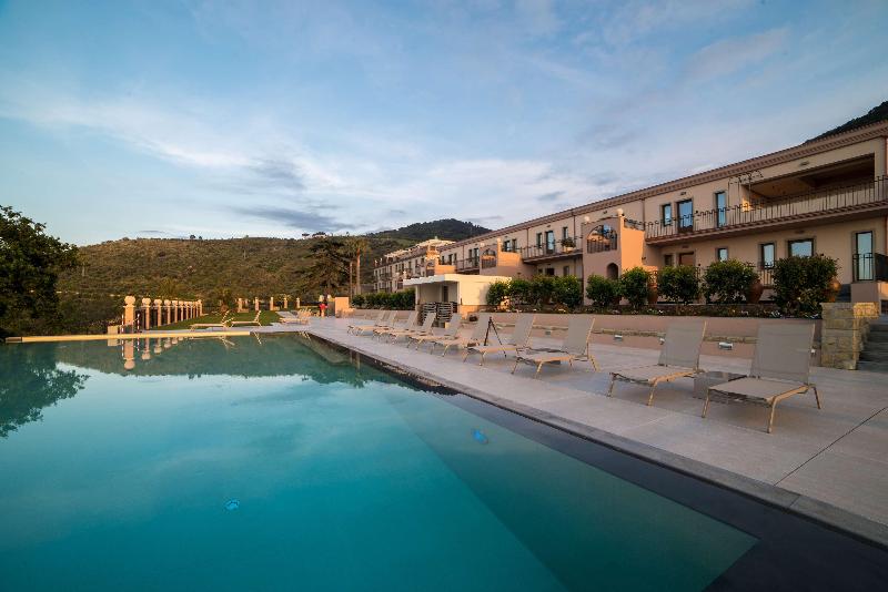 Best Western Plus Hotel Terre di Eolo - Havuz