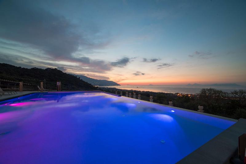 Best Western Plus Hotel Terre di Eolo - Havuz