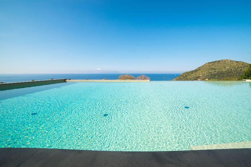 Best Western Plus Hotel Terre di Eolo - Havuz
