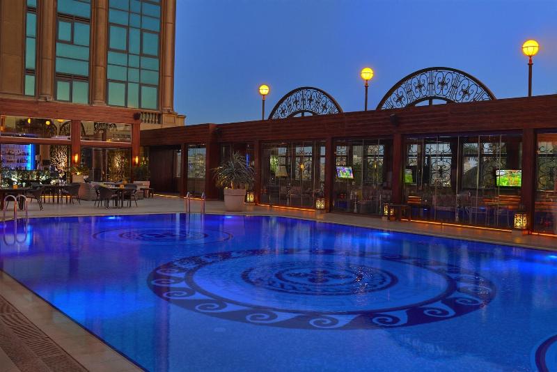 Four Seasons Hotel Cairo at The First Residence - Havuz