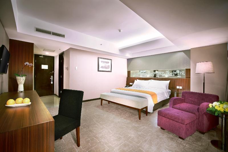 Aston Madiun Hotel & Conference Center - Oda