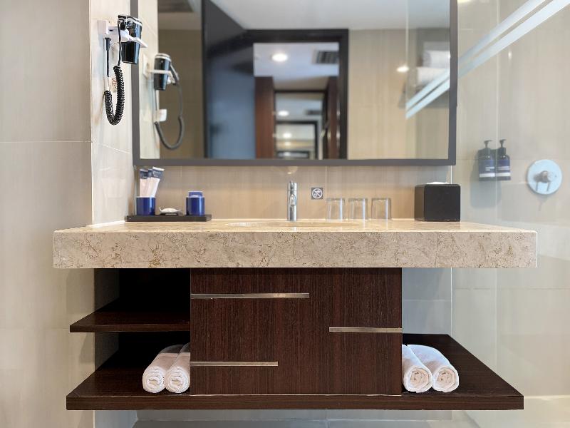 Aston Madiun Hotel & Conference Center - Oda