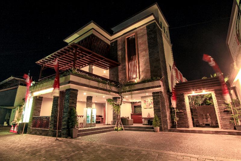 Transera Kamini Legian Hotel - Genel