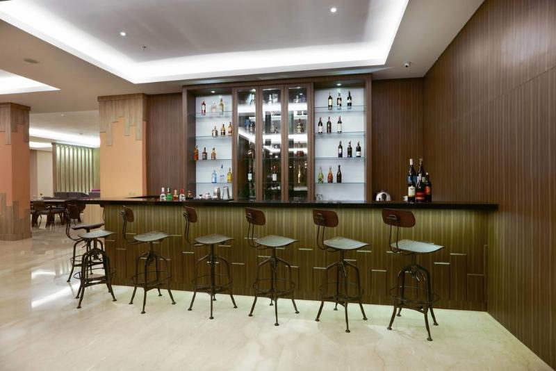 Harper Perintis Makassar - Bar
