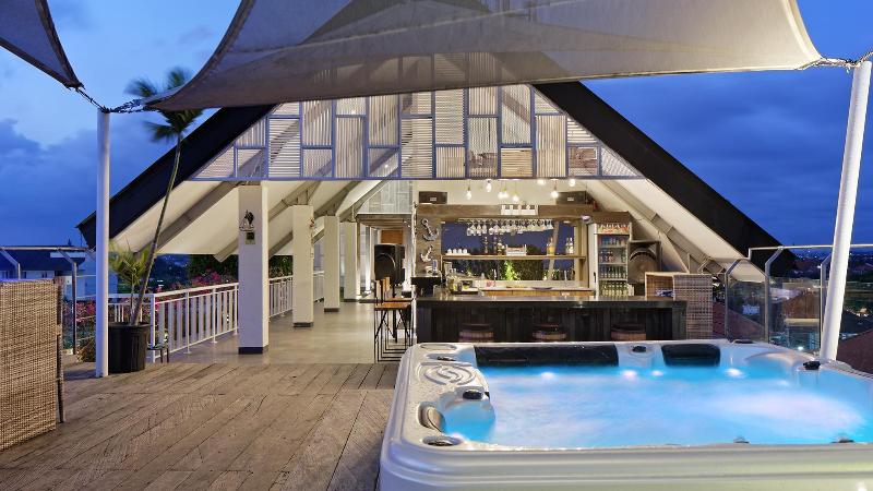 Daun Bali Seminyak Hotel - Oda