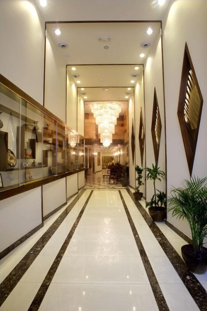 City Rose Hotel Suites - Lobi
