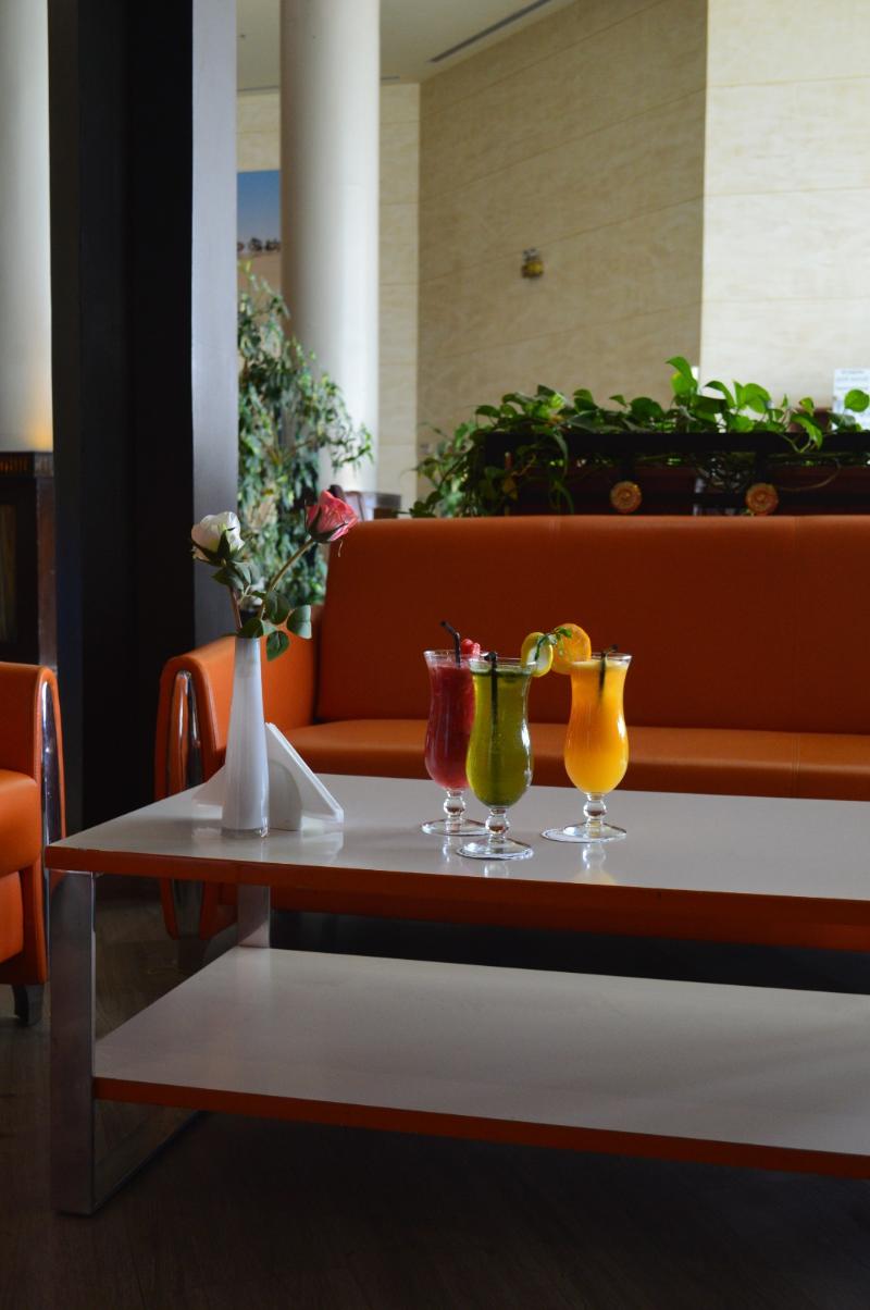 Golden Tulip Hail - Bar