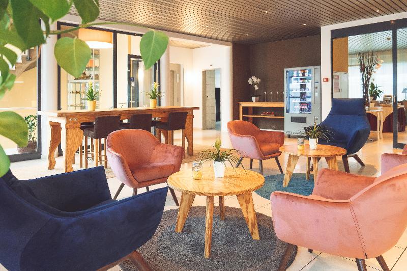 Tailormade Hotel STANS SÜD - Lobi