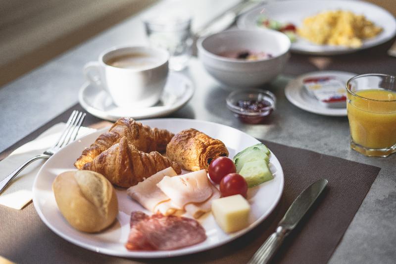 Tailormade Hotel STANS SÜD - Restoran