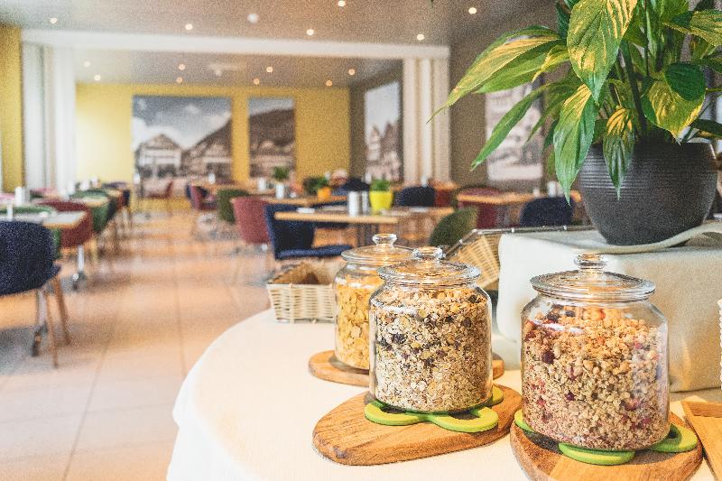 Tailormade Hotel STANS SÜD - Restoran