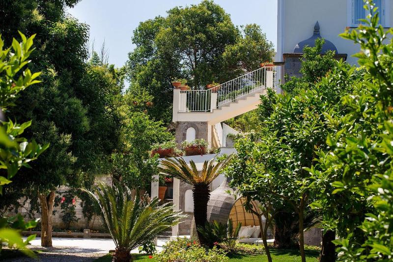 Villa Don Camillo - Genel