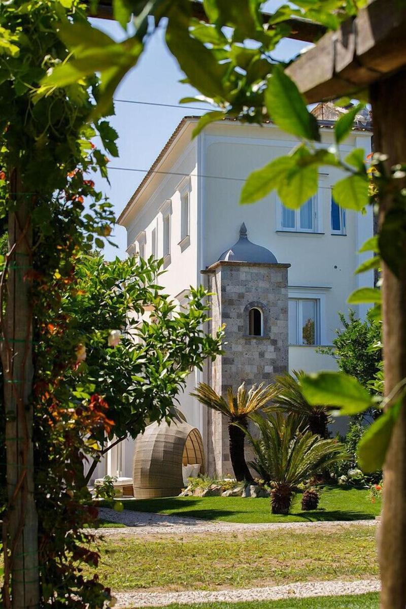 Villa Don Camillo - Genel