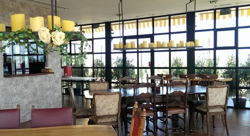 Lertnimit Boutique Hotel by ZUZU - Restoran