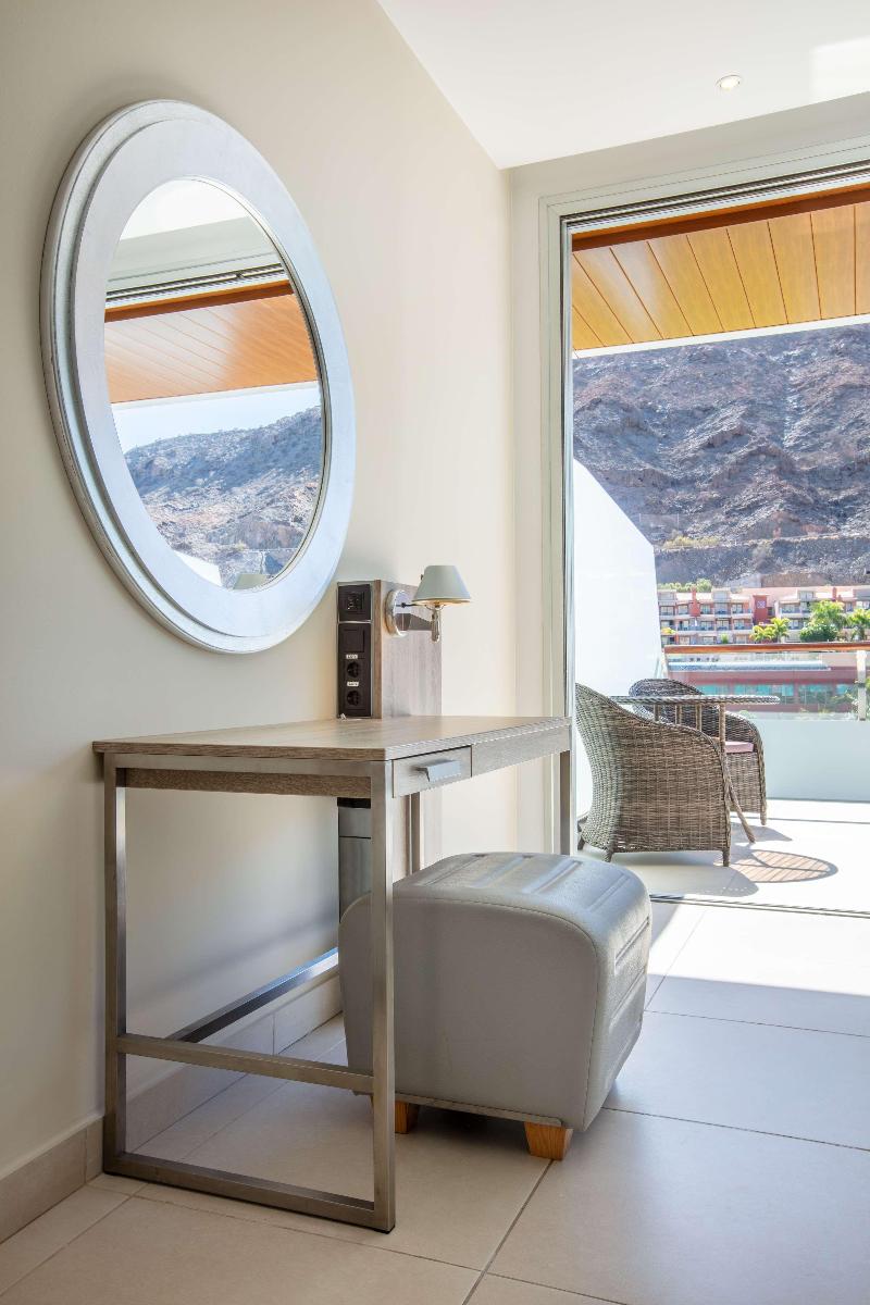 Radisson Blu Resort & Spa Gran Canaria Mogan - Oda