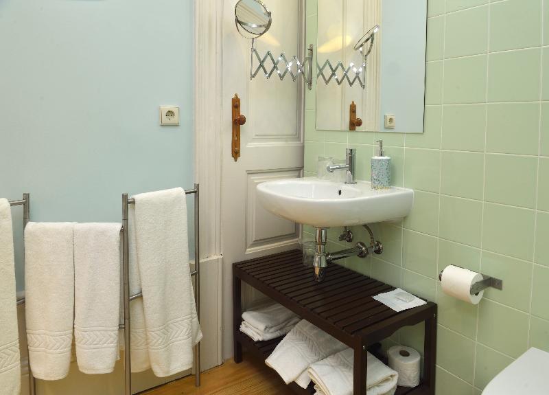 Dukes Corner Guest House - Oda