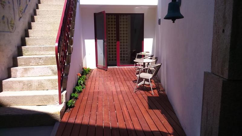 Dukes Corner Guest House - Teras