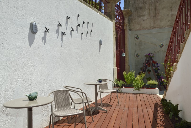 Dukes Corner Guest House - Teras
