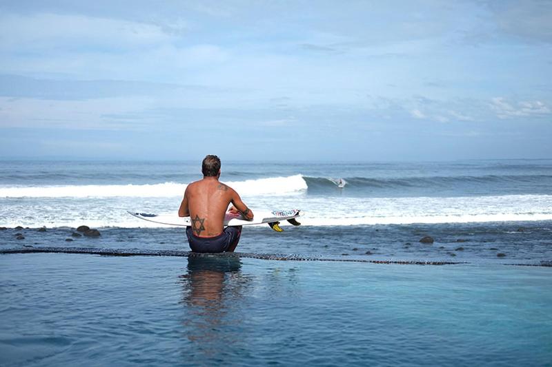 Bombora Medewi Wavelodge - Havuz