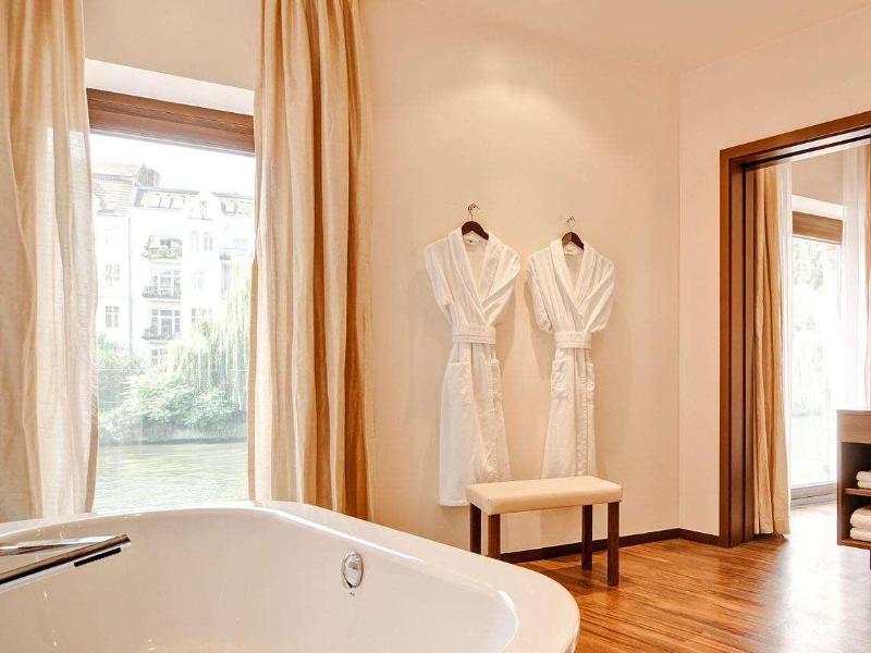 Abion Villa Suites - Oda
