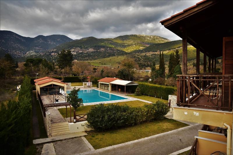 Mont Helmos - Aktivite