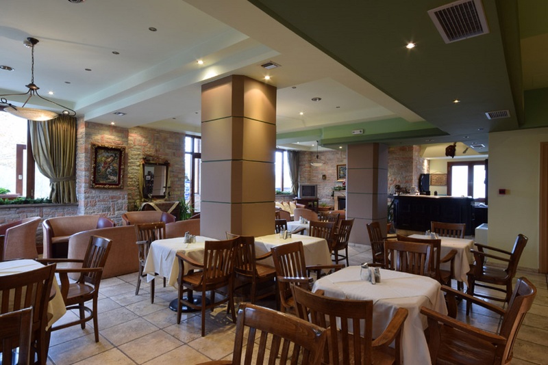 Mont Helmos - Restoran