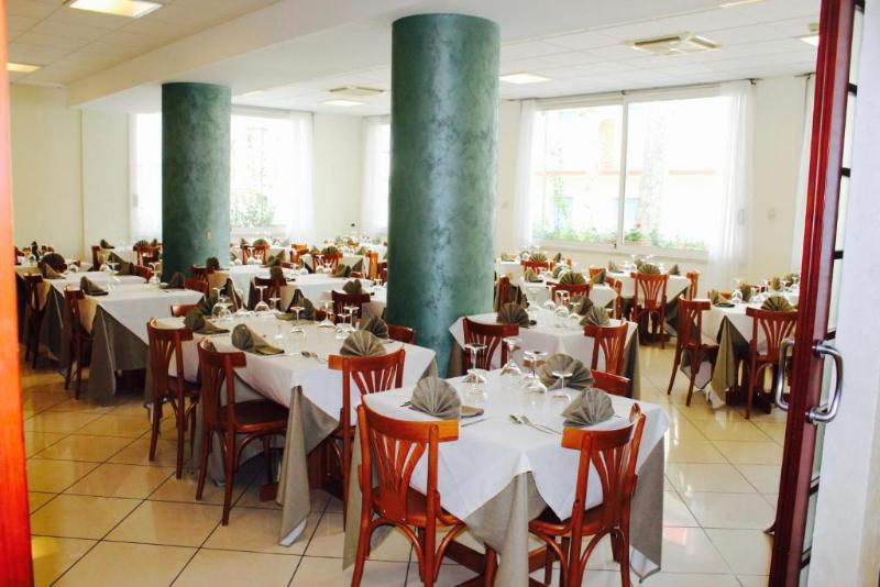 Blue Hotel - Restoran