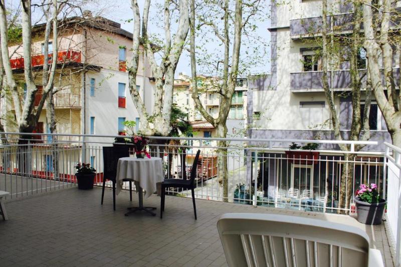 Blue Hotel - Teras