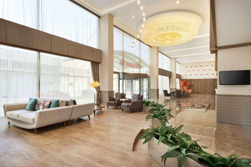 Ramada By Wyndham Iskenderun - Lobi