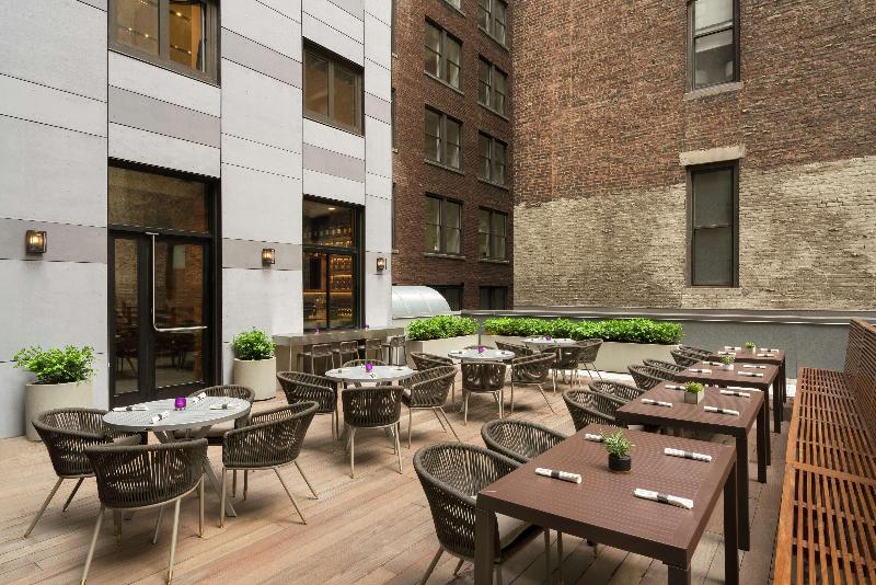 Embassy Suites by Hilton NewYorkManhattan Times Sq - Bar