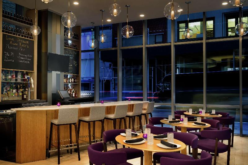 Embassy Suites by Hilton NewYorkManhattan Times Sq - Bar