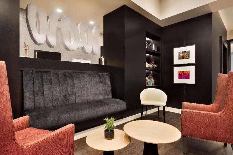 Embassy Suites by Hilton NewYorkManhattan Times Sq - Lobi