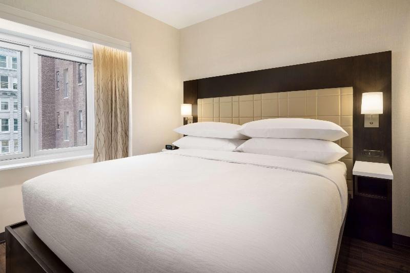Embassy Suites by Hilton NewYorkManhattan Times Sq - Oda