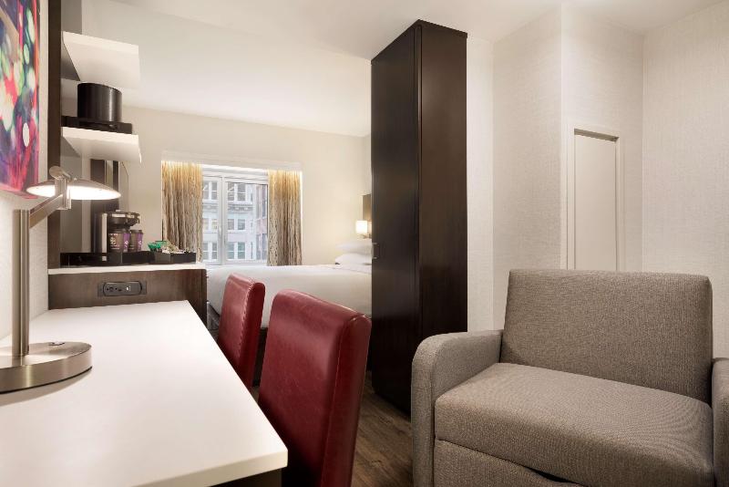 Embassy Suites by Hilton NewYorkManhattan Times Sq - Oda