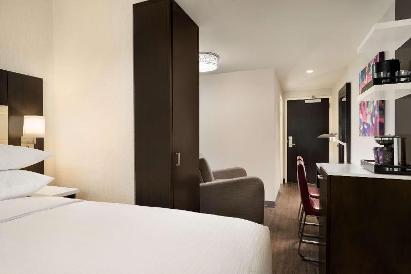Embassy Suites by Hilton NewYorkManhattan Times Sq - Oda