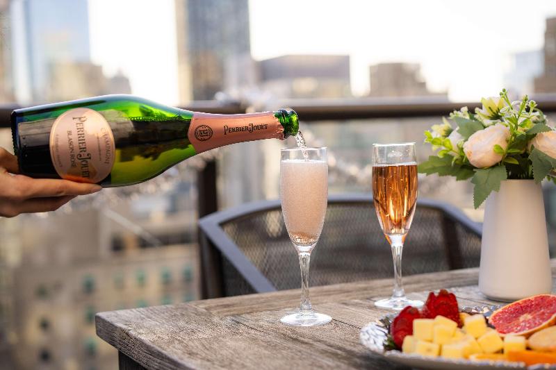 Embassy Suites by Hilton NewYorkManhattan Times Sq - Oda