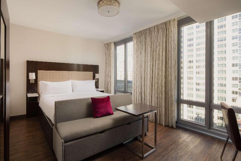 Embassy Suites by Hilton NewYorkManhattan Times Sq - Oda
