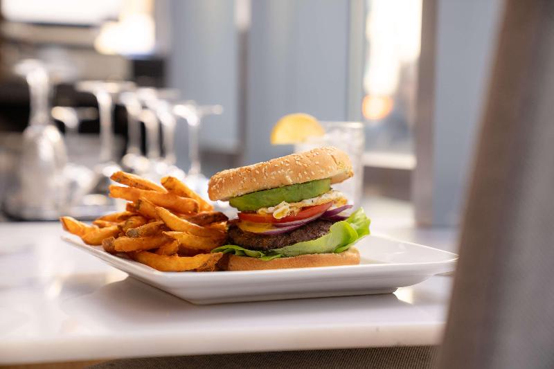 Embassy Suites by Hilton NewYorkManhattan Times Sq - Restoran
