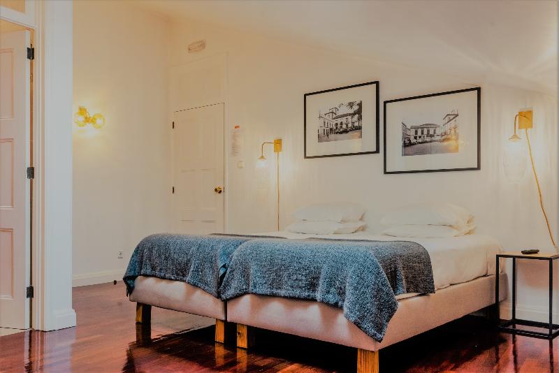 Comercial Azores Guest House - Oda