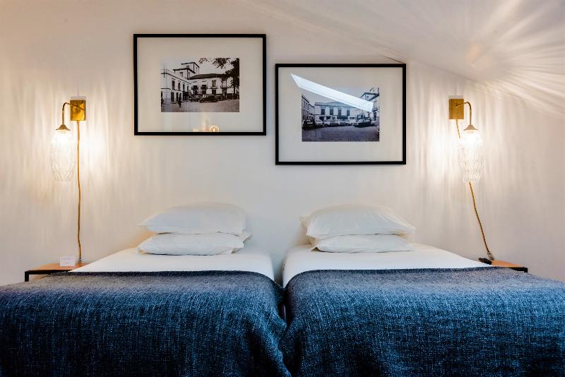 Comercial Azores Guest House - Oda