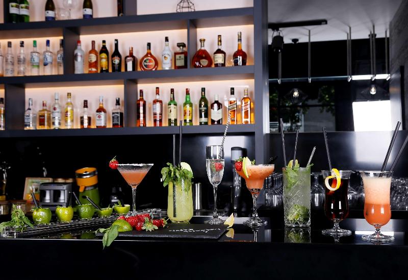 Park Inn by Radisson Izmir - Bar