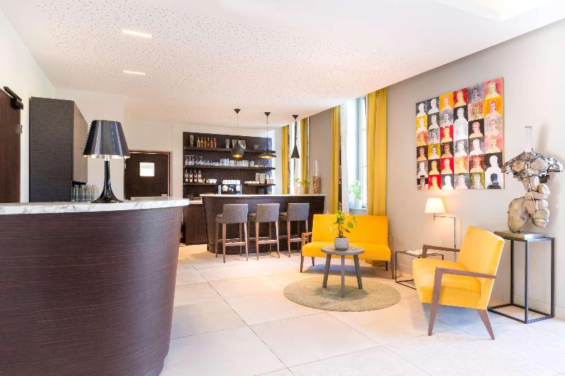 Best Western Premier Le Domaine de Montjoie - Lobi