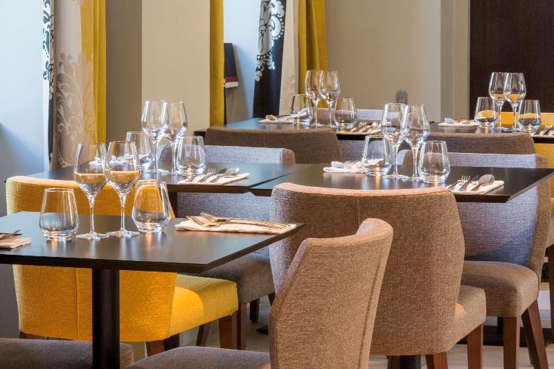 Best Western Premier Le Domaine de Montjoie - Restoran