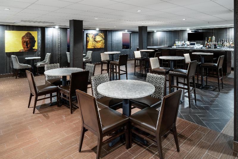 Best Western Premier NYC Gateway Hotel - Bar