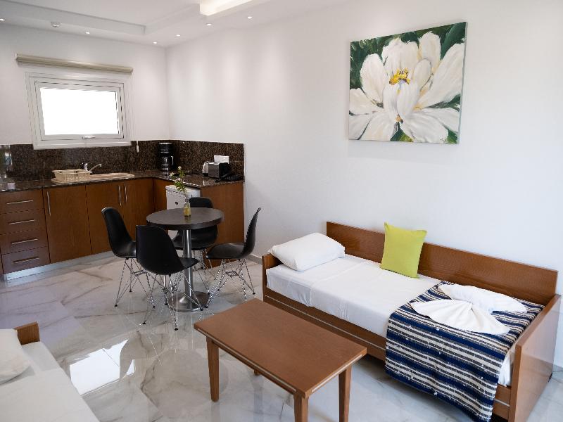 Loutsiana Hotel & Apartments - Oda