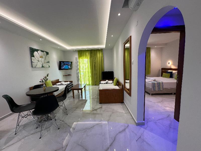 Loutsiana Hotel & Apartments - Oda