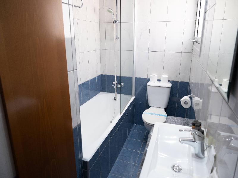 Loutsiana Hotel & Apartments - Oda