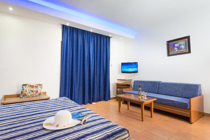 Loutsiana Hotel & Apartments - Oda