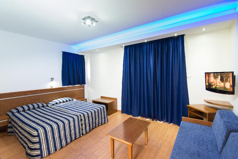 Loutsiana Hotel & Apartments - Oda